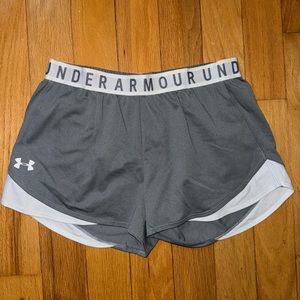 Women’s Under Armour Play Up Shorts size M